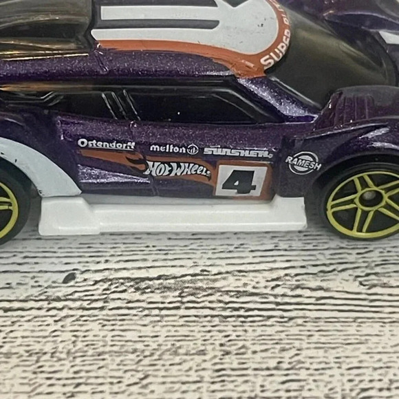 2010 Mattel Hot Wheels Super Biltzen Collectable Scale 1:64 - Picture 6 of 10